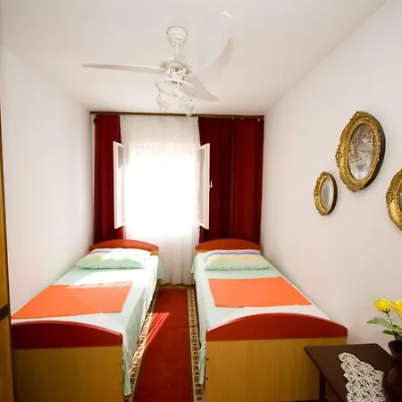 Neretvanka - Twin With Shared Bathroom *