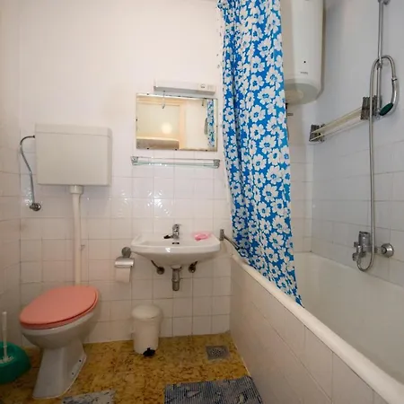 Appartamento Neretvanka - Twin With Shared Bathroom